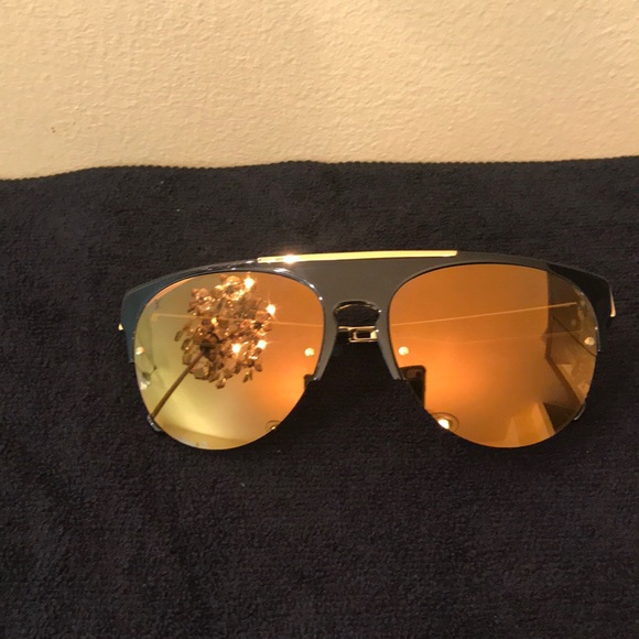Louis Vuitton Sunglasses - Picture 2 of 8